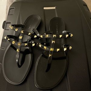 Tahari studded black rubber sandals